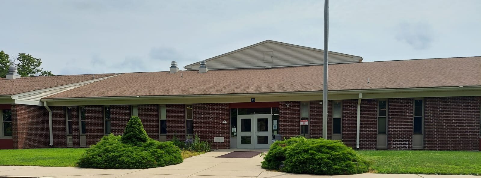 JFKFrontBuildingPicture2